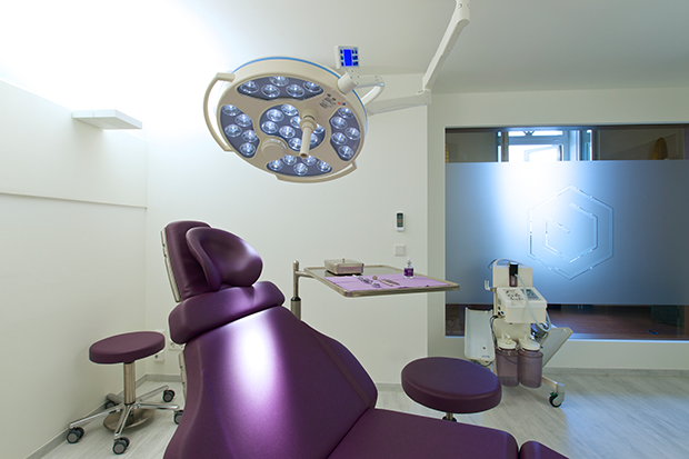 Behandlungszimmer Dr. Gath Dentale Implantologie & Gesichtsästhetik